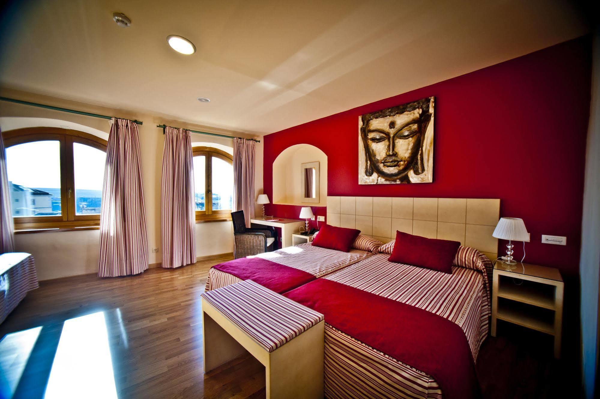 Hotel Condes De Castilla 3*