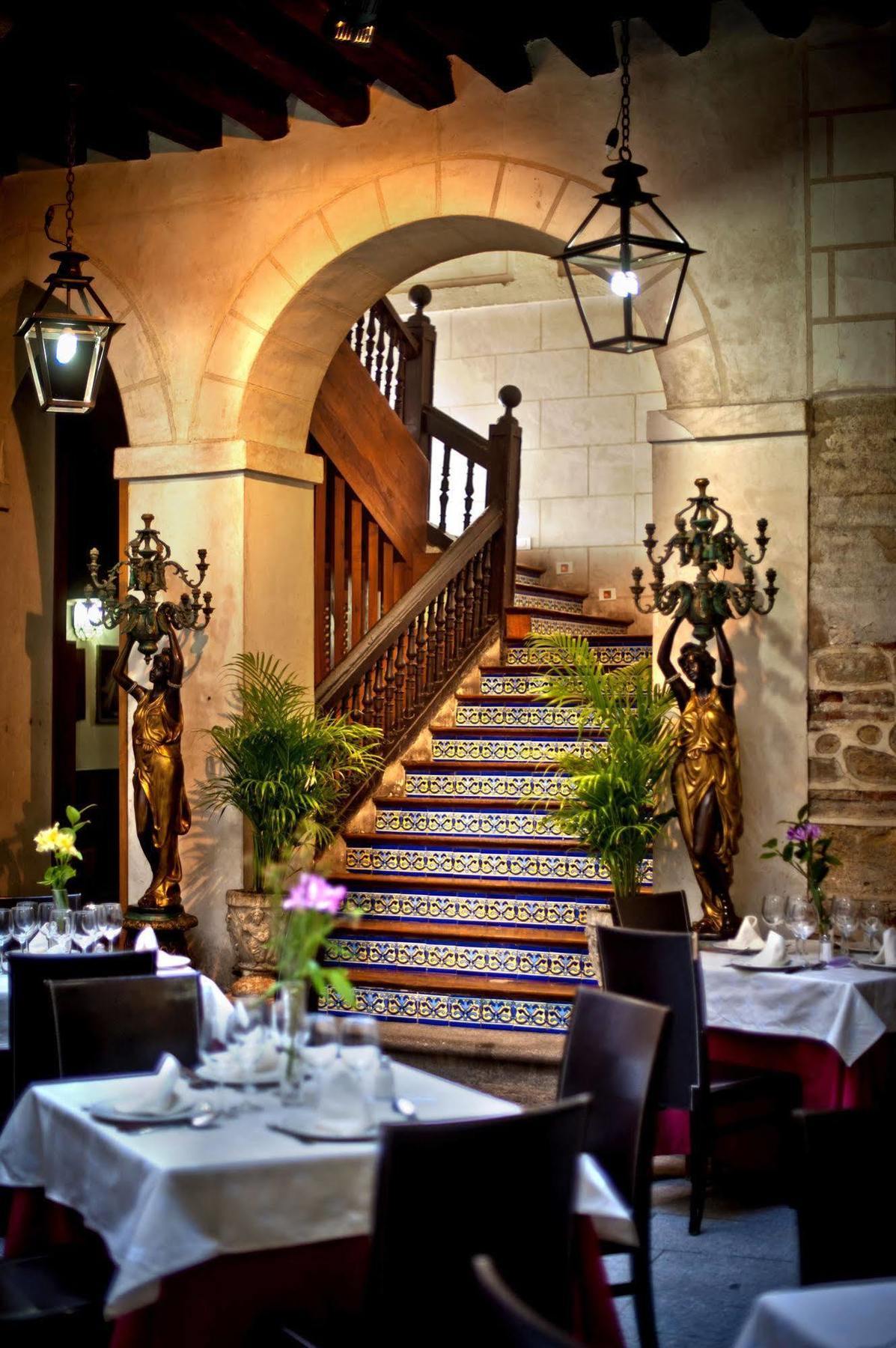 Condes De Castilla Hotel 3*